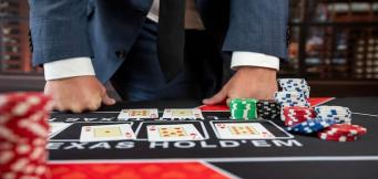 Sådan spiller du poker med jetoner derhjemme