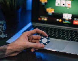 Kan esports og poker lære hinanden noget?