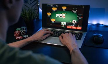 Sådan får du tid til poker i en travl hverdag